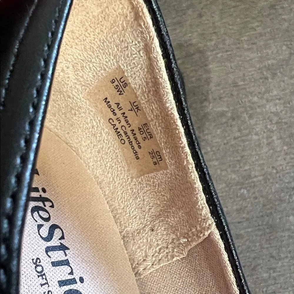 New Life Stride Cameo Women’s Flats Size 9.5W in Black Smooth